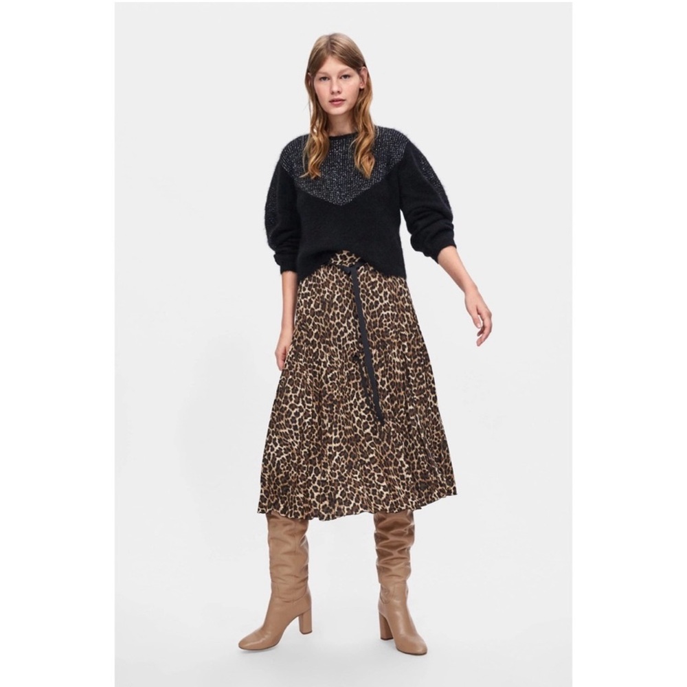 Zara Pleated Leopard Print Midi Skirt (M)
